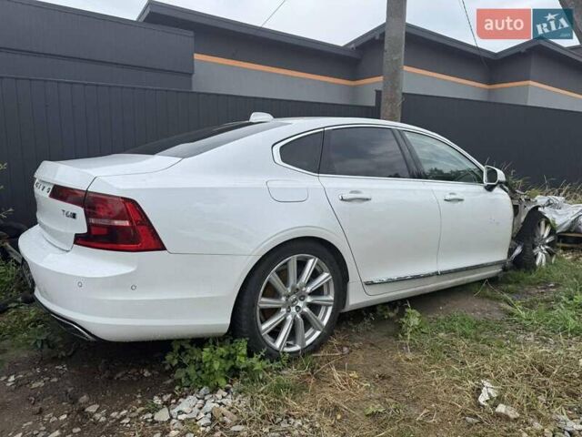 Білий Вольво S90, об'ємом двигуна 2 л та пробігом 200 тис. км за 4300 $, фото 22 на Automoto.ua