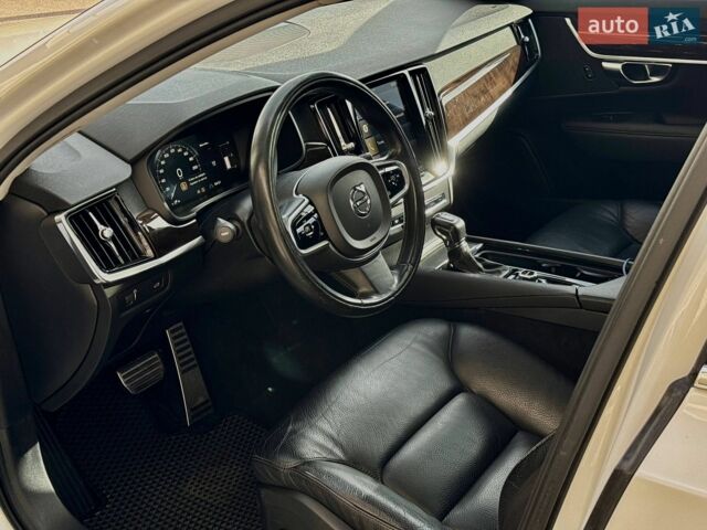 Білий Вольво S90, об'ємом двигуна 1.97 л та пробігом 260 тис. км за 18000 $, фото 14 на Automoto.ua
