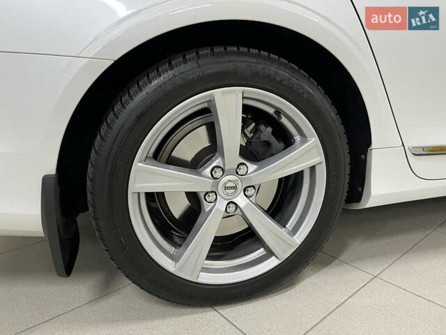 Білий Вольво S90, об'ємом двигуна 1.97 л та пробігом 100 тис. км за 35000 $, фото 42 на Automoto.ua