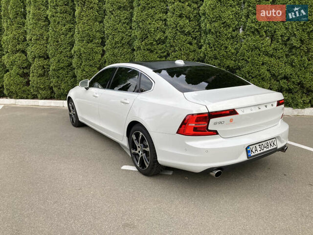 Белый Вольво С90, объемом двигателя 1.97 л и пробегом 70 тыс. км за 25500 $, фото 4 на Automoto.ua