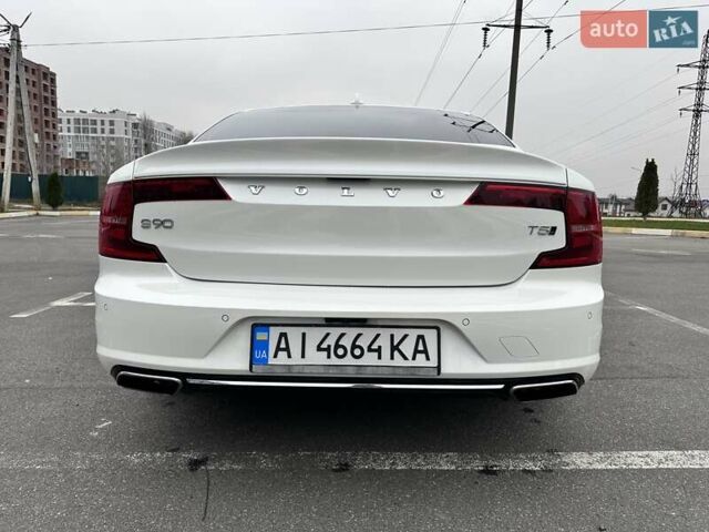 Белый Вольво С90, объемом двигателя 1.97 л и пробегом 65 тыс. км за 25000 $, фото 4 на Automoto.ua