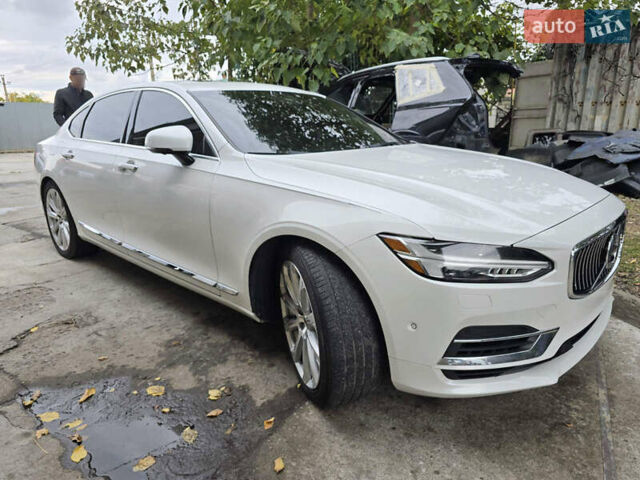 Вольво С90 2017 в Одессе на Automoto.ua Белый Вольво С90, объемом двигателя 2 л и пробегом 280 тыс. км за 21000 $, фото 2 на Automoto.ua