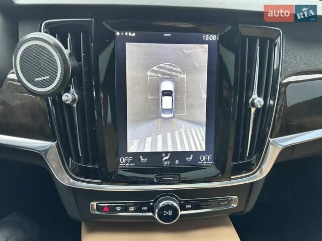 Белый Вольво С90, объемом двигателя 1.97 л и пробегом 65 тыс. км за 25000 $, фото 25 на Automoto.ua