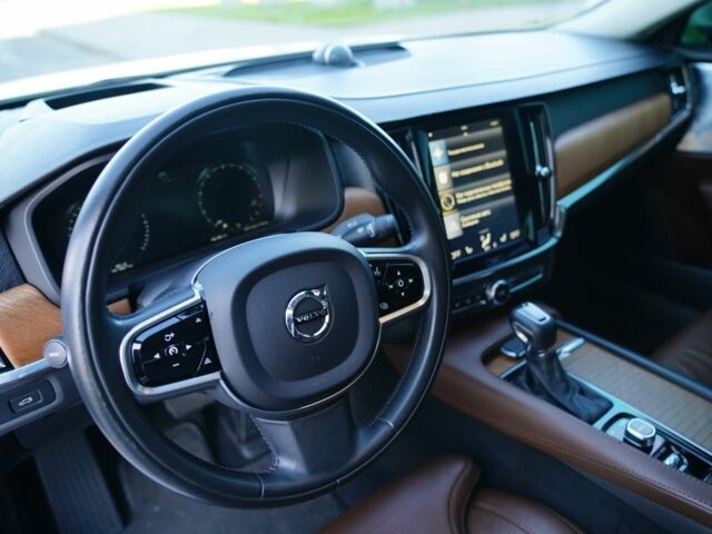 Білий Вольво S90, об'ємом двигуна 2 л та пробігом 28 тис. км за 29000 $, фото 6 на Automoto.ua