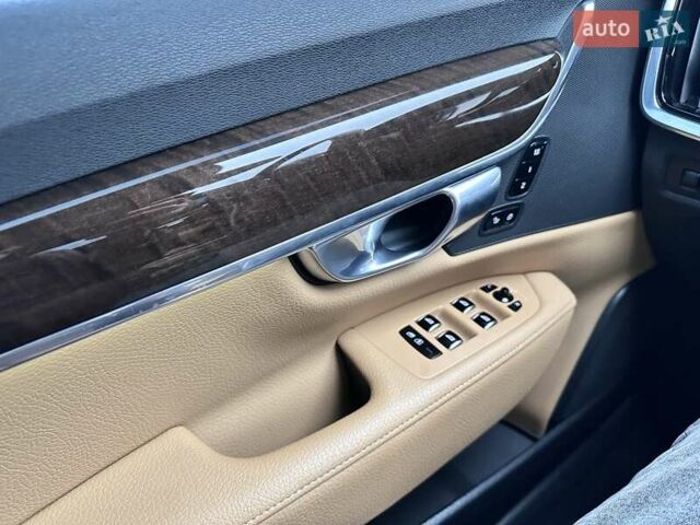 Белый Вольво С90, объемом двигателя 1.97 л и пробегом 65 тыс. км за 25000 $, фото 16 на Automoto.ua