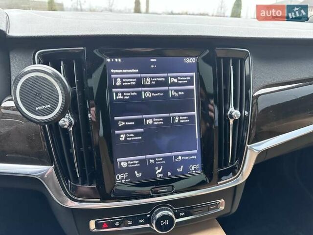 Белый Вольво С90, объемом двигателя 1.97 л и пробегом 65 тыс. км за 25000 $, фото 24 на Automoto.ua