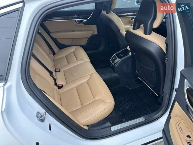 Белый Вольво С90, объемом двигателя 1.97 л и пробегом 65 тыс. км за 25000 $, фото 19 на Automoto.ua