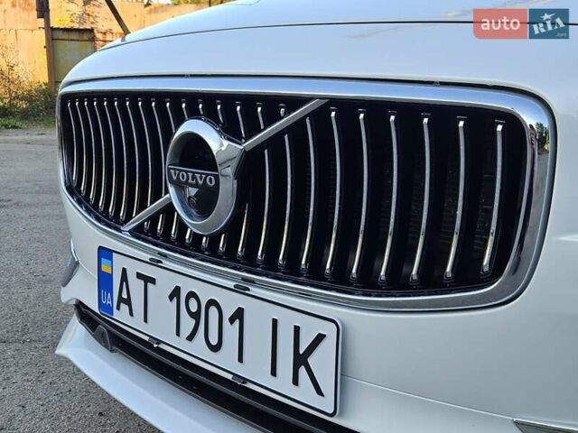 Белый Вольво С90, объемом двигателя 1.97 л и пробегом 173 тыс. км за 26900 $, фото 3 на Automoto.ua