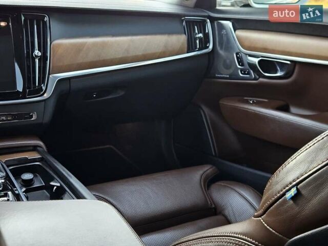 Білий Вольво S90, об'ємом двигуна 1.97 л та пробігом 173 тис. км за 25400 $, фото 23 на Automoto.ua