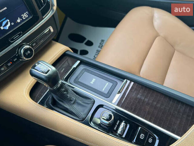 Білий Вольво S90, об'ємом двигуна 1.97 л та пробігом 82 тис. км за 25000 $, фото 12 на Automoto.ua
