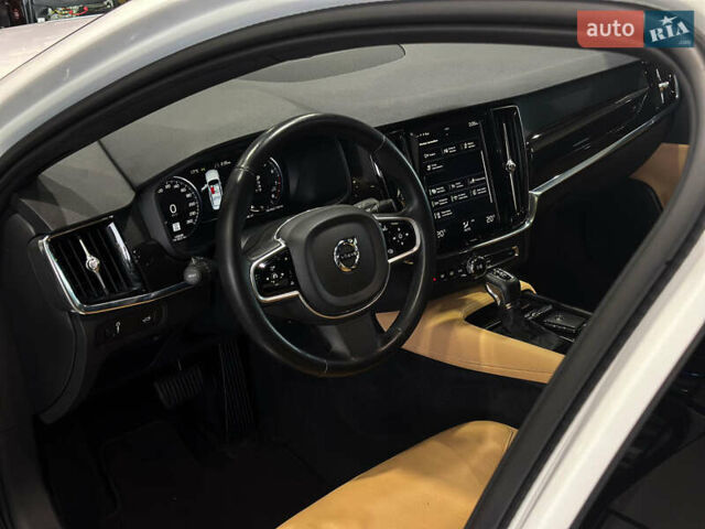 Білий Вольво S90, об'ємом двигуна 1.97 л та пробігом 104 тис. км за 24550 $, фото 24 на Automoto.ua