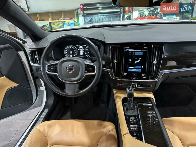 Білий Вольво S90, об'ємом двигуна 1.97 л та пробігом 104 тис. км за 24550 $, фото 26 на Automoto.ua