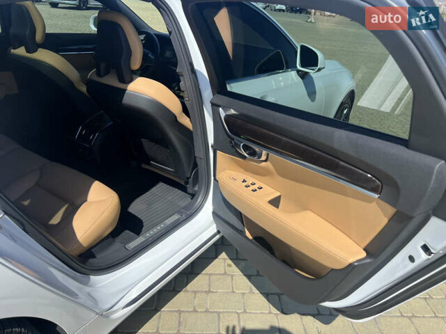 Белый Вольво С90, объемом двигателя 2 л и пробегом 97 тыс. км за 21500 $, фото 26 на Automoto.ua