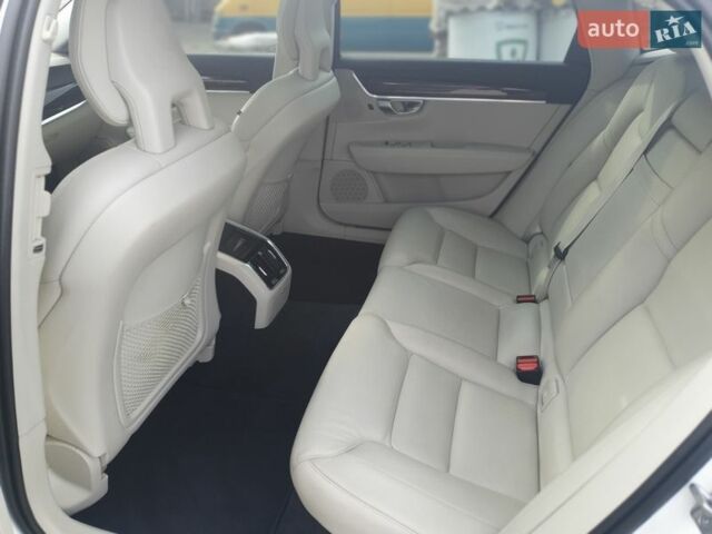 Білий Вольво S90, об'ємом двигуна 2 л та пробігом 242 тис. км за 18500 $, фото 30 на Automoto.ua