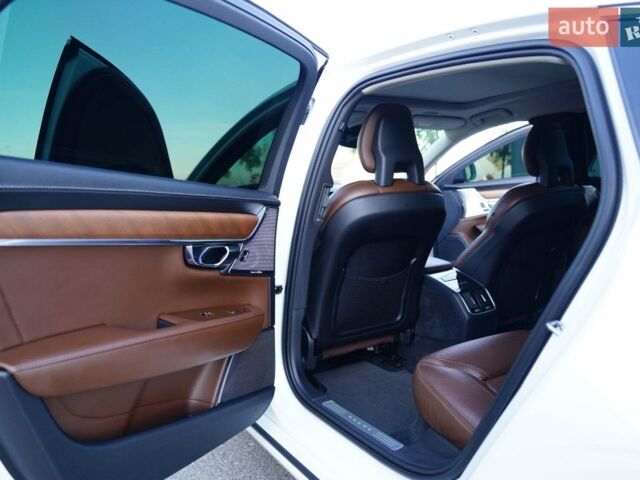 Білий Вольво S90, об'ємом двигуна 2 л та пробігом 32 тис. км за 23000 $, фото 7 на Automoto.ua