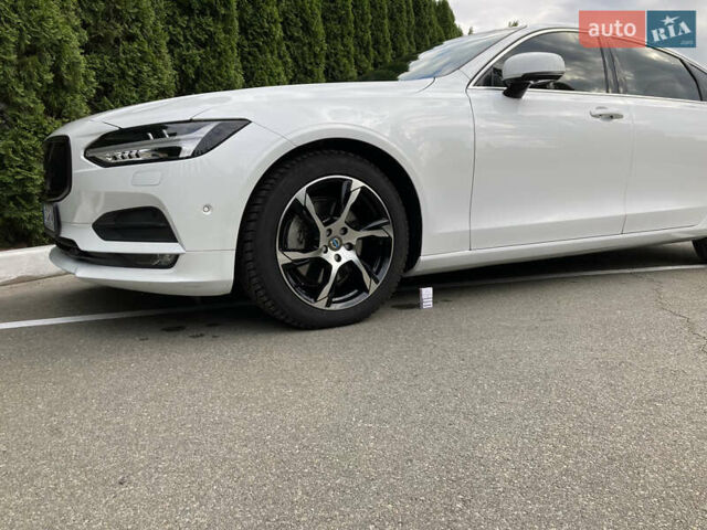 Білий Вольво S90, об'ємом двигуна 1.97 л та пробігом 70 тис. км за 25500 $, фото 4 на Automoto.ua