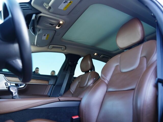 Білий Вольво S90, об'ємом двигуна 2 л та пробігом 28 тис. км за 29000 $, фото 7 на Automoto.ua