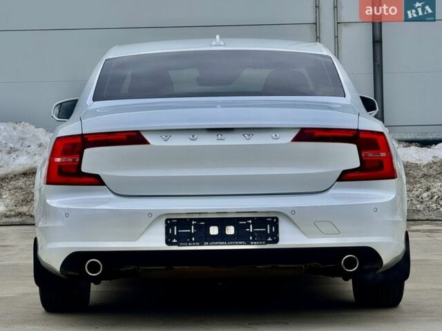 Белый Вольво С90, объемом двигателя 1.97 л и пробегом 146 тыс. км за 22700 $, фото 12 на Automoto.ua