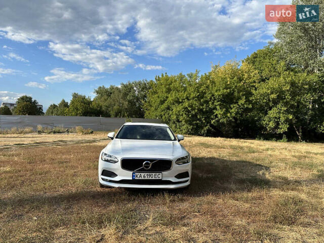 Белый Вольво С90, объемом двигателя 1.97 л и пробегом 90 тыс. км за 23700 $, фото 2 на Automoto.ua