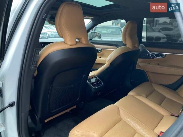 Белый Вольво С90, объемом двигателя 2 л и пробегом 64 тыс. км за 34900 $, фото 24 на Automoto.ua