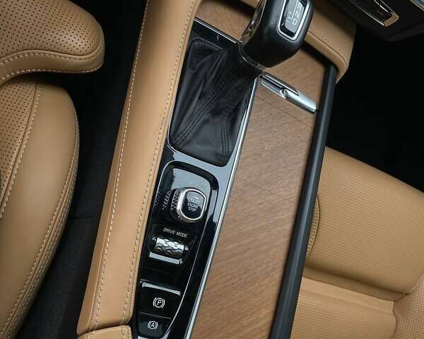 Белый Вольво С90, объемом двигателя 2 л и пробегом 64 тыс. км за 34900 $, фото 19 на Automoto.ua