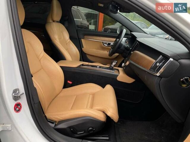 Белый Вольво С90, объемом двигателя 2 л и пробегом 64 тыс. км за 34900 $, фото 27 на Automoto.ua