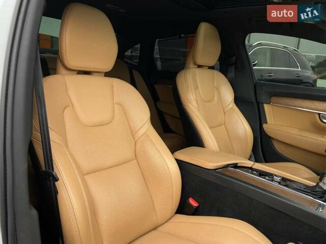 Белый Вольво С90, объемом двигателя 2 л и пробегом 64 тыс. км за 34900 $, фото 28 на Automoto.ua