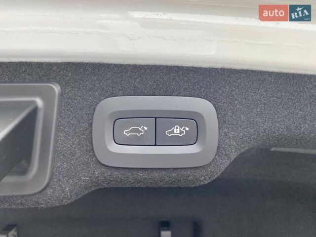 Белый Вольво С90, объемом двигателя 2 л и пробегом 64 тыс. км за 34900 $, фото 29 на Automoto.ua