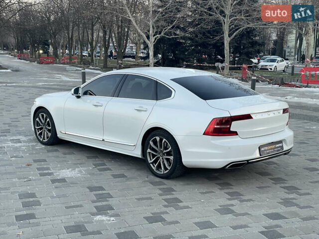 Белый Вольво С90, объемом двигателя 1.97 л и пробегом 175 тыс. км за 24500 $, фото 13 на Automoto.ua