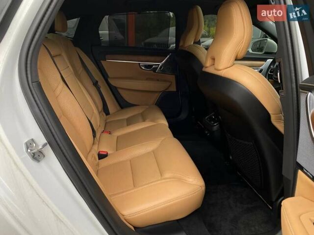 Белый Вольво С90, объемом двигателя 2 л и пробегом 64 тыс. км за 34900 $, фото 25 на Automoto.ua