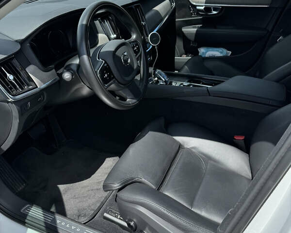 Белый Вольво С90, объемом двигателя 1.97 л и пробегом 87 тыс. км за 38700 $, фото 11 на Automoto.ua