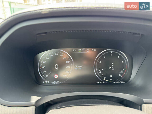 Белый Вольво С90, объемом двигателя 1.97 л и пробегом 87 тыс. км за 38700 $, фото 12 на Automoto.ua