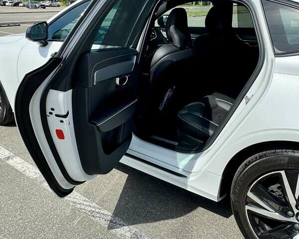 Вольво С90 2021 в Киеве на Automoto.ua Белый Вольво С90, объемом двигателя 1.97 л и пробегом 61 тыс. км за 36999 $, фото 12 на Automoto.ua