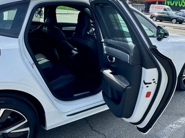 Вольво С90 2021 в Киеве на Automoto.ua Белый Вольво С90, объемом двигателя 1.97 л и пробегом 61 тыс. км за 36999 $, фото 13 на Automoto.ua