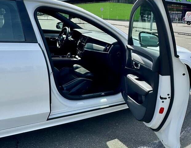 Вольво С90 2021 в Киеве на Automoto.ua Белый Вольво С90, объемом двигателя 1.97 л и пробегом 61 тыс. км за 36999 $, фото 14 на Automoto.ua