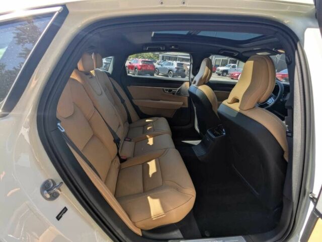 Вольво С90 2023 в Ивано-Франковске на Automoto.ua Белый Вольво С90, объемом двигателя 2 л и пробегом 10 тыс. км за 12900 $, фото 10 на Automoto.ua