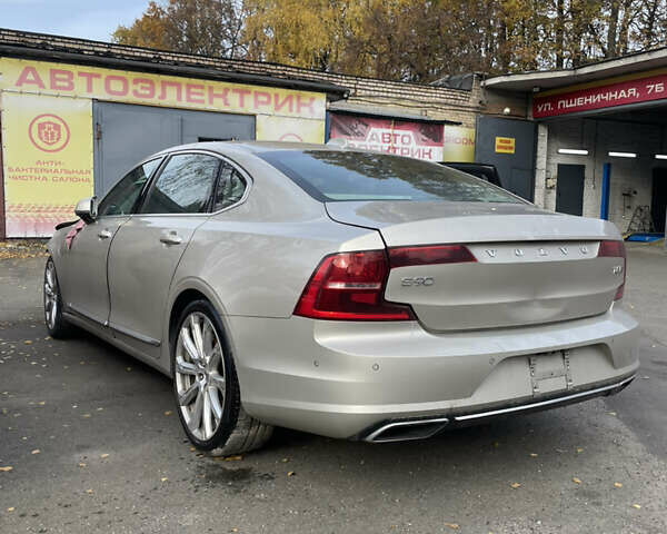 Бежевый Вольво С90, объемом двигателя 2 л и пробегом 98 тыс. км за 18500 $, фото 2 на Automoto.ua