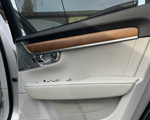 Бежевый Вольво С90, объемом двигателя 2 л и пробегом 98 тыс. км за 18500 $, фото 21 на Automoto.ua