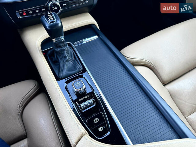 Чорний Вольво S90, об'ємом двигуна 1.97 л та пробігом 95 тис. км за 26900 $, фото 14 на Automoto.ua