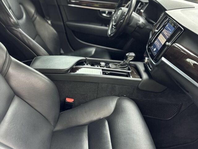 Черный Вольво С90, объемом двигателя 2 л и пробегом 210 тыс. км за 17500 $, фото 6 на Automoto.ua