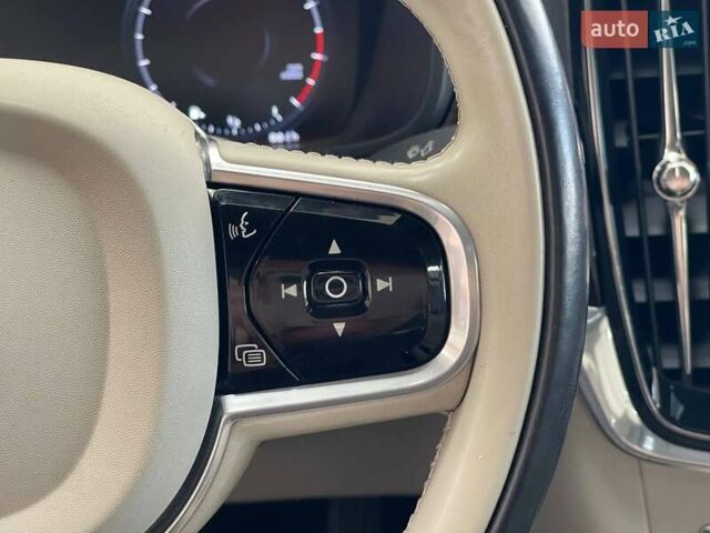 Чорний Вольво S90, об'ємом двигуна 1.97 л та пробігом 107 тис. км за 24990 $, фото 41 на Automoto.ua