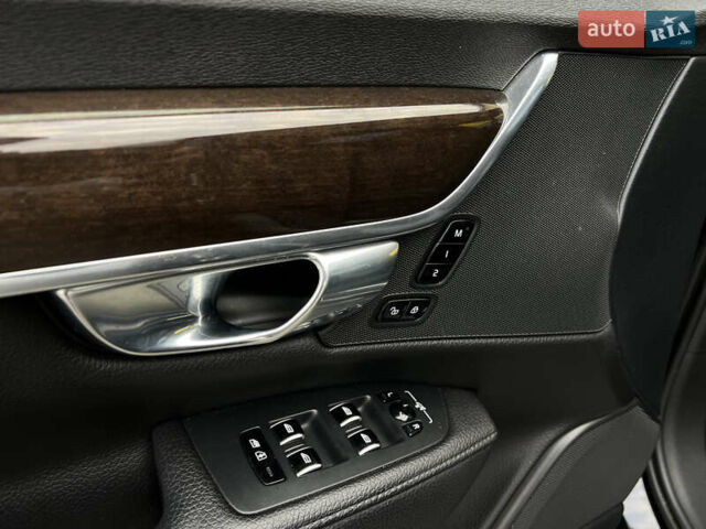 Черный Вольво С90, объемом двигателя 1.97 л и пробегом 144 тыс. км за 22900 $, фото 17 на Automoto.ua