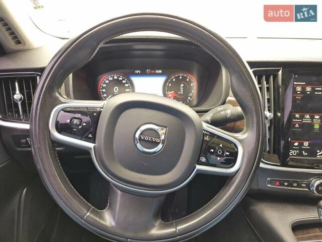 Чорний Вольво S90, об'ємом двигуна 1.97 л та пробігом 120 тис. км за 23100 $, фото 13 на Automoto.ua