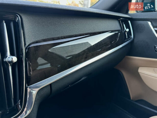 Чорний Вольво S90, об'ємом двигуна 1.97 л та пробігом 95 тис. км за 26900 $, фото 15 на Automoto.ua