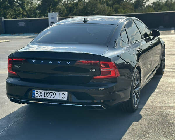 Черный Вольво С90, объемом двигателя 1.97 л и пробегом 137 тыс. км за 26500 $, фото 3 на Automoto.ua