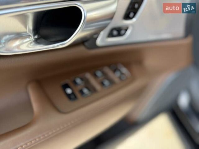 Вольво С90 2018 в Днепре (Днепропетровске) на Automoto.ua Черный Вольво С90, объемом двигателя 1.97 л и пробегом 60 тыс. км за 34999 $, фото 21 на Automoto.ua