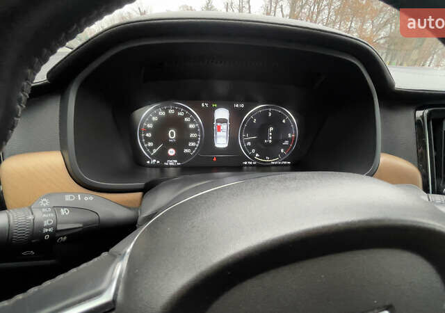 Черный Вольво С90, объемом двигателя 1.97 л и пробегом 234 тыс. км за 27000 $, фото 10 на Automoto.ua