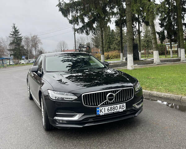 Черный Вольво С90, объемом двигателя 1.97 л и пробегом 234 тыс. км за 27000 $, фото 1 на Automoto.ua