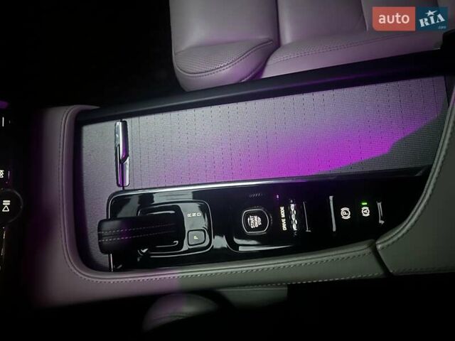 Черный Вольво С90, объемом двигателя 2 л и пробегом 73 тыс. км за 33500 $, фото 14 на Automoto.ua