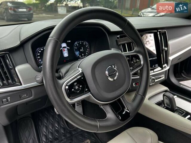 Черный Вольво С90, объемом двигателя 2 л и пробегом 73 тыс. км за 33500 $, фото 13 на Automoto.ua